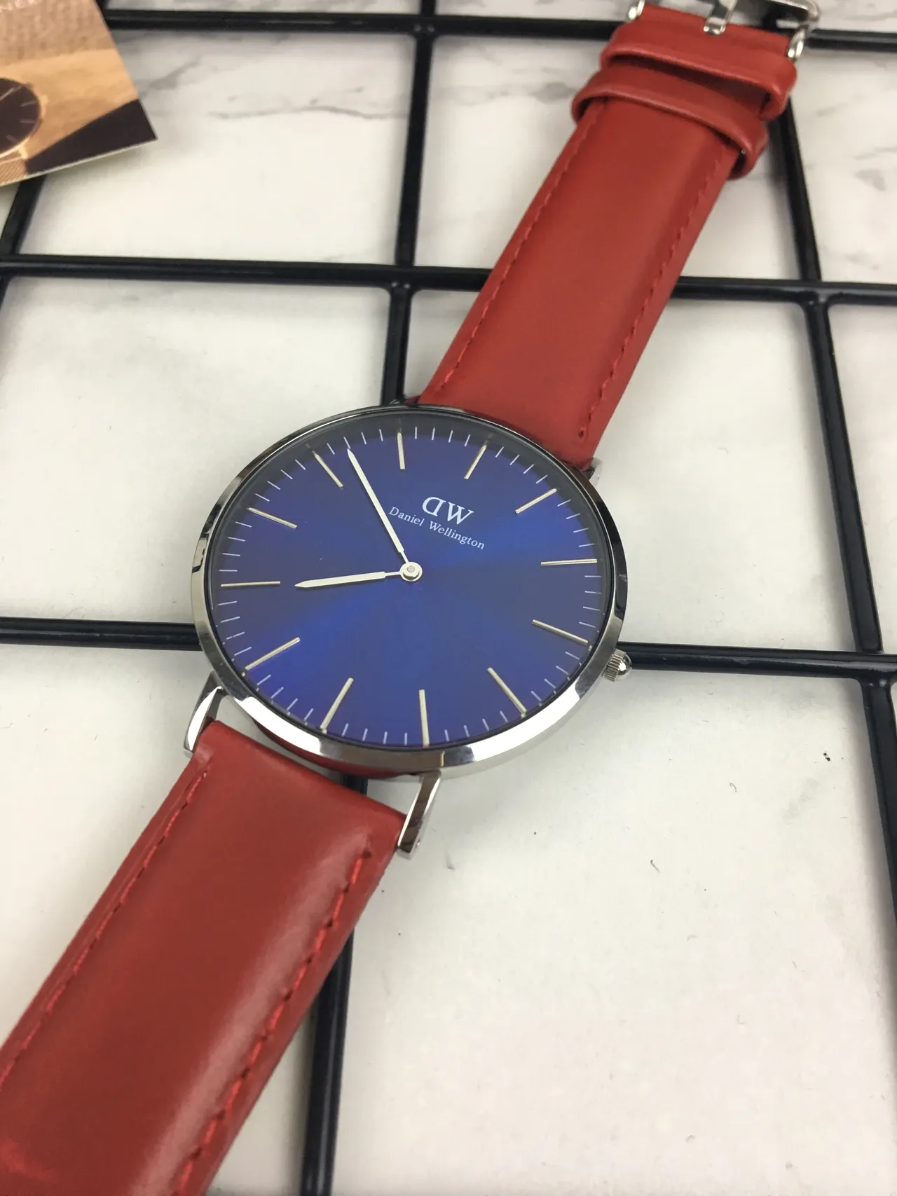 Daniel Wellington नीला लाल न्यूनतम पतली केस क्वार्ट्ज घड़ी 5