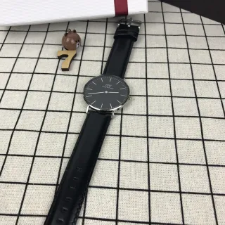 Daniel Wellington क्लासिक ब्लैक मिनिमलिस्ट क्वार्ट्ज घड़ी