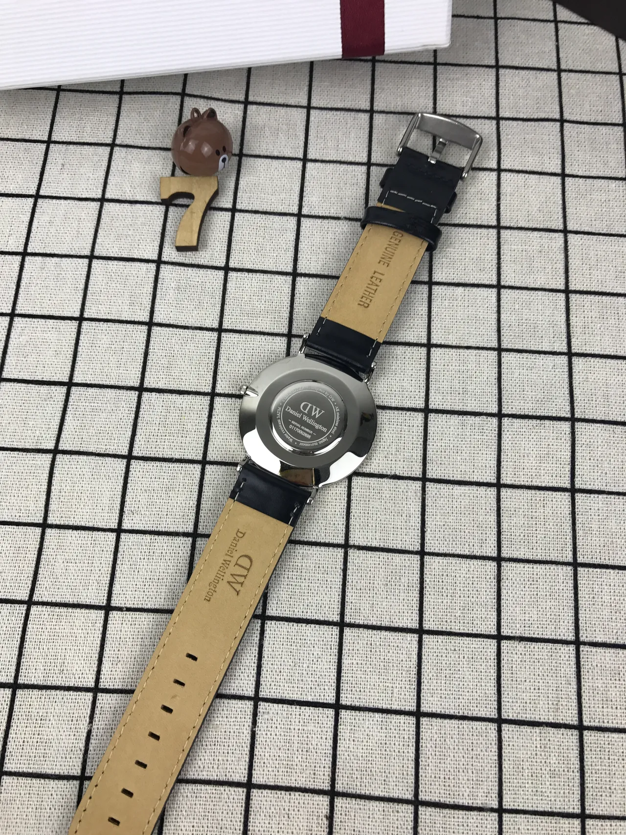 Daniel Wellington क्लासिक ब्लैक मिनिमलिस्ट क्वार्ट्ज घड़ी 2