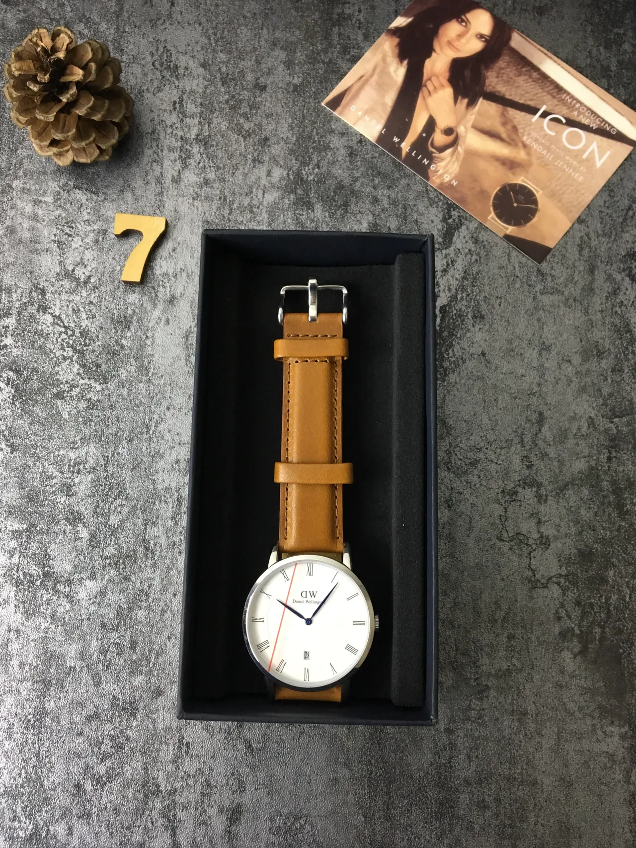 Daniel Wellington क्लासिक सफेद भूरा न्यूनतम पतला केस क्वार्ट्ज घड़ी 2
