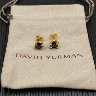 David Yurman أقراط دبوس بلون ذهبي مع حجر أسود بافيه
