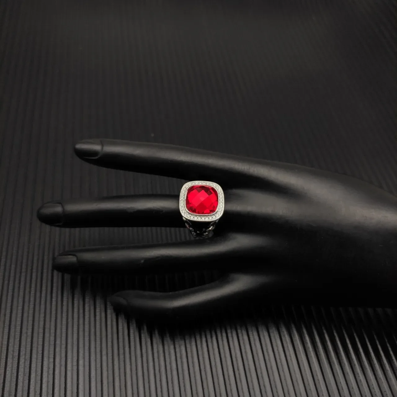 David Yurman Anillo Banda Twisted Cable Rojo Plata Piedra Central Corte Cushion 6