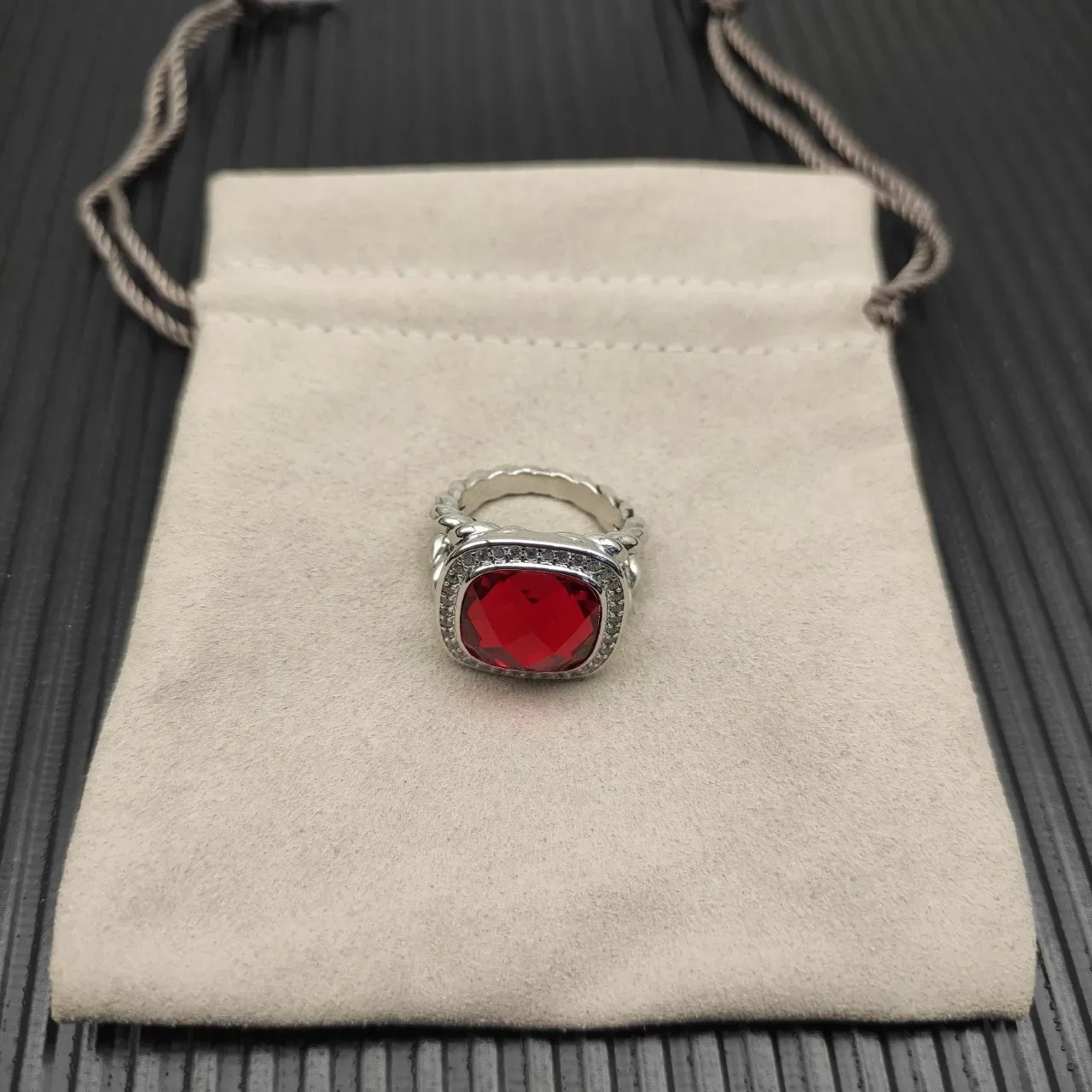 David Yurman Anillo Banda Twisted Cable Rojo Plata Piedra Central Corte Cushion 9
