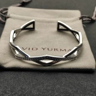 David Yurman 银黑几何开放袖口 Pavé-Set 宝石手链