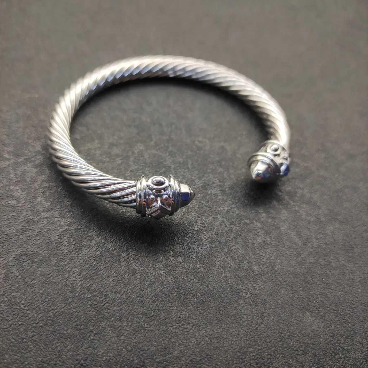 David Yurman 扭曲电缆雕刻端盖手链 8