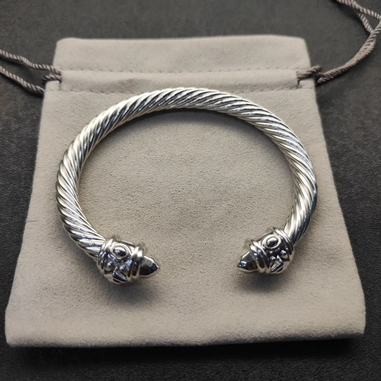 David Yurman 扭曲电缆雕刻端盖手链 9