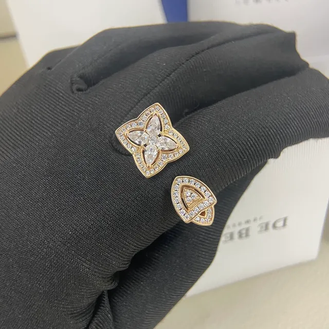DE BEER Gold Silver Flower-Shaped Motif Pavé Diamond Halo Ring 6