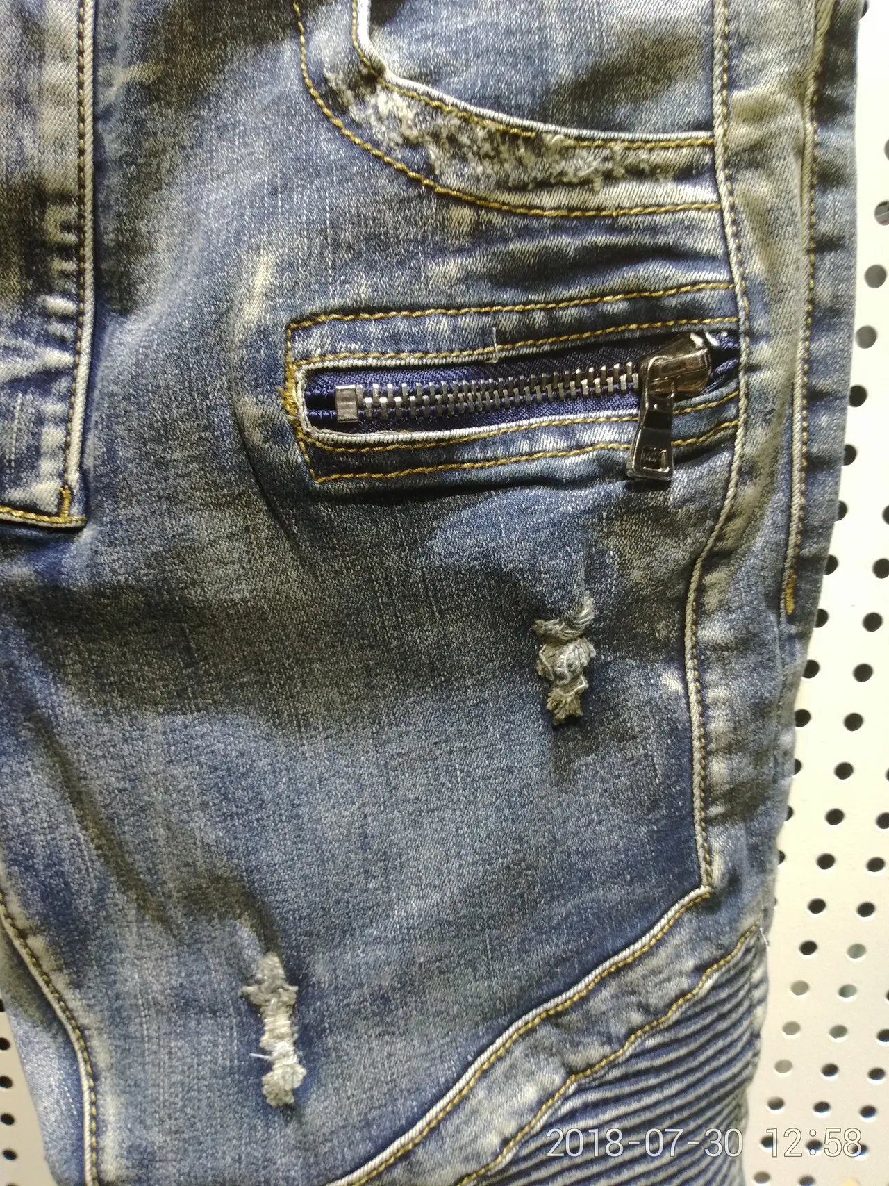 بناطل جين distressed مع جيوب أزيب وألواح موتو 6