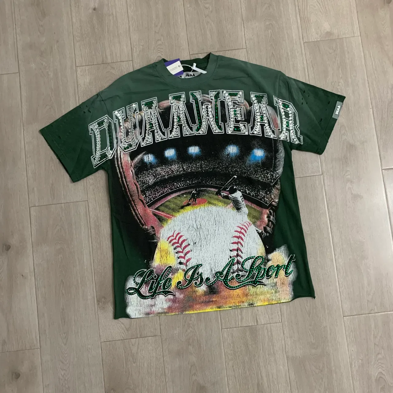 DUA AWEAR Camiseta Oversized Estampa Gráfica Desgastada 5