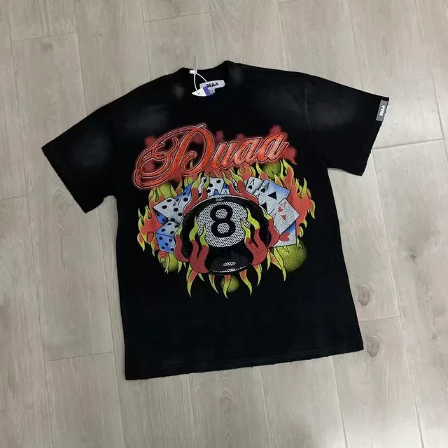 DUAA Graphic-Print Flame Motif 8-Ball Dice Ace T-Shirt 5