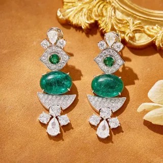 Brincos de esmeralda e diamante multi-niveaux