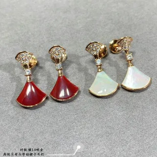 Brincos em forma de leque com pavé-top em esmalte e madrepérola