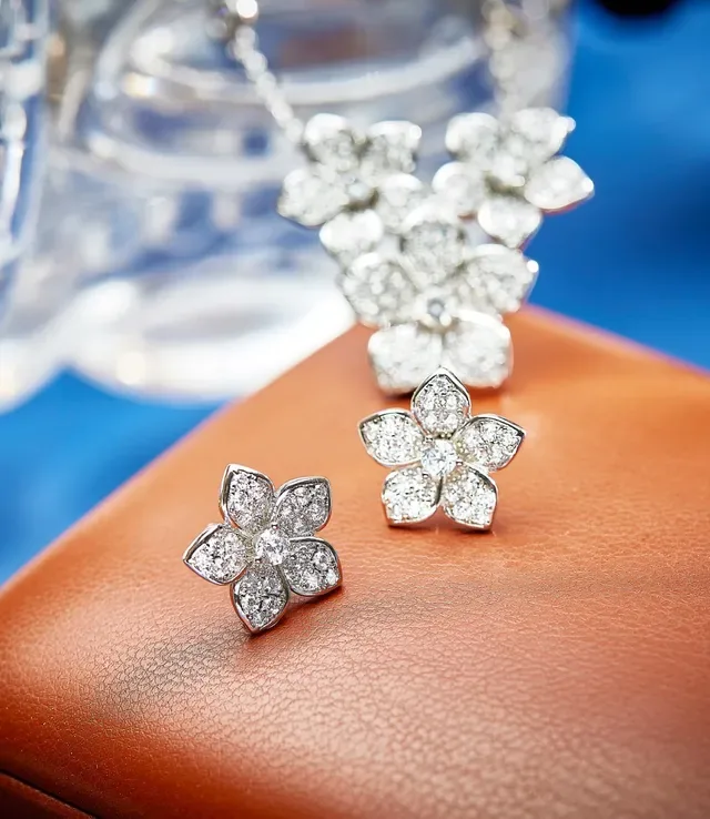 Flower-Shaped Pavé Diamond Stud Earrings 3