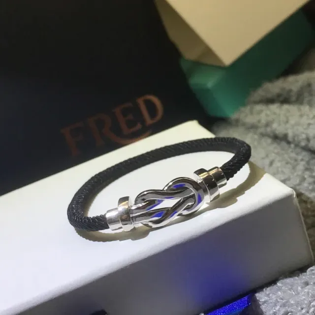 FRED Pulsera de cordón trenzado con cierre de nudo rojo y negro 6