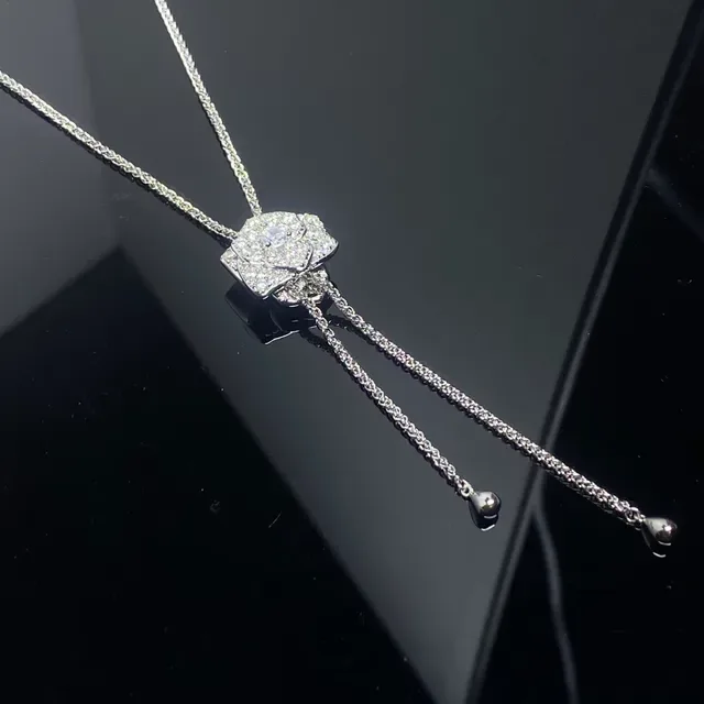 Collier Lariat en Tons Doré et Argenté avec Cristaux Pavé Florals 3