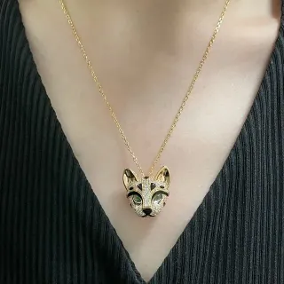 Collier avec pendentif tête de renard noir en or et cristaux pavé-set