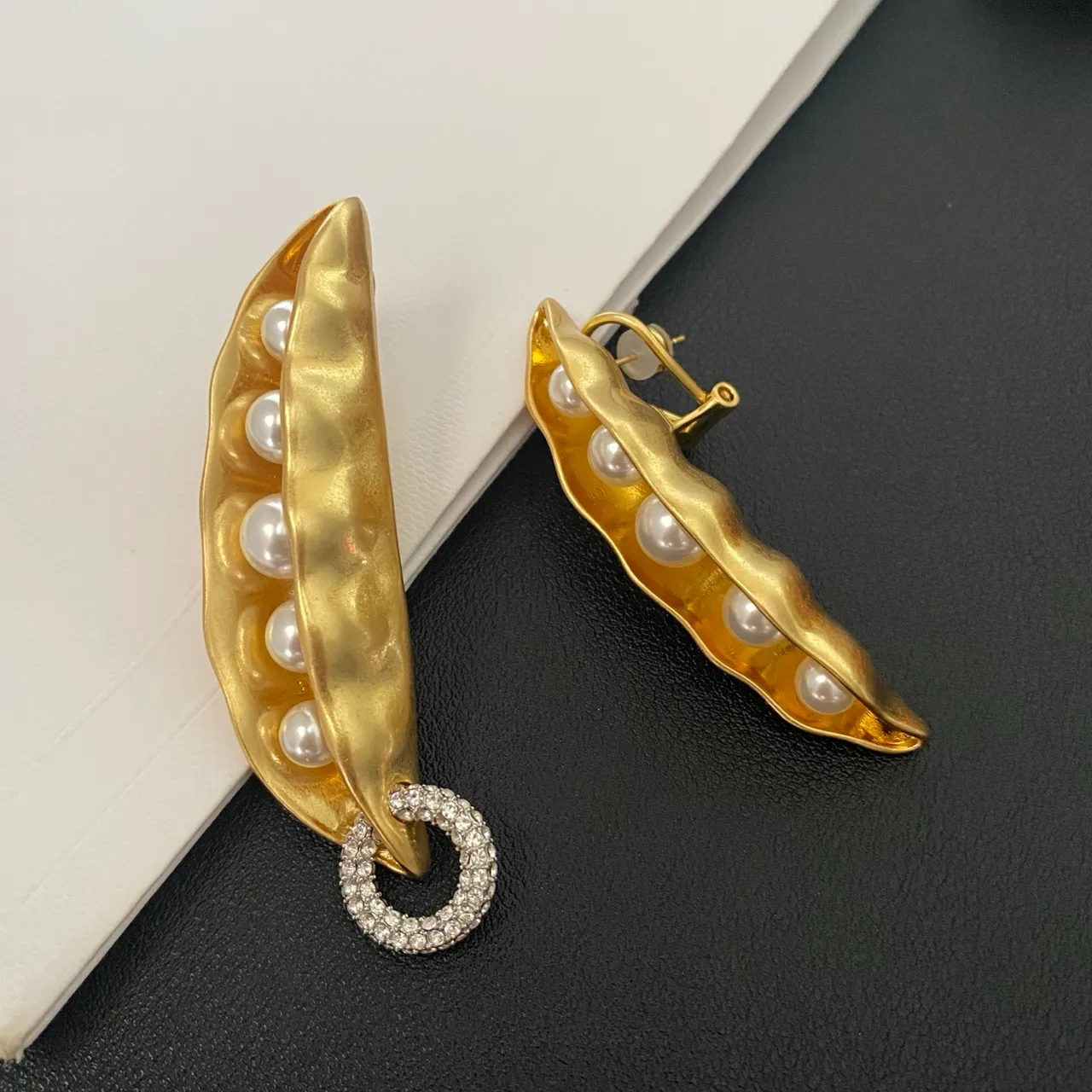 Gold Silver Pea-Pod Silhouette Pearl-Filled Earrings 6