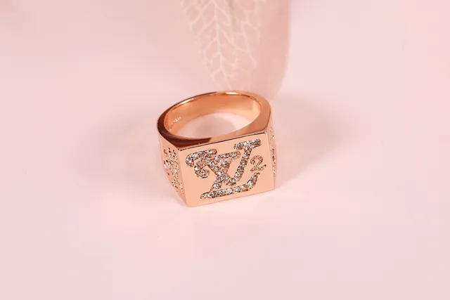Gold Silver Square Face Pavé-Set Crystals Ring 8