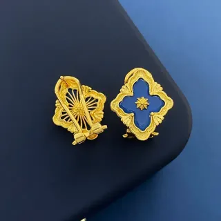 गोल्ड टोन ब्लू एनामेल क्वाटरफॉइल फिलीग्रे ब्रोच