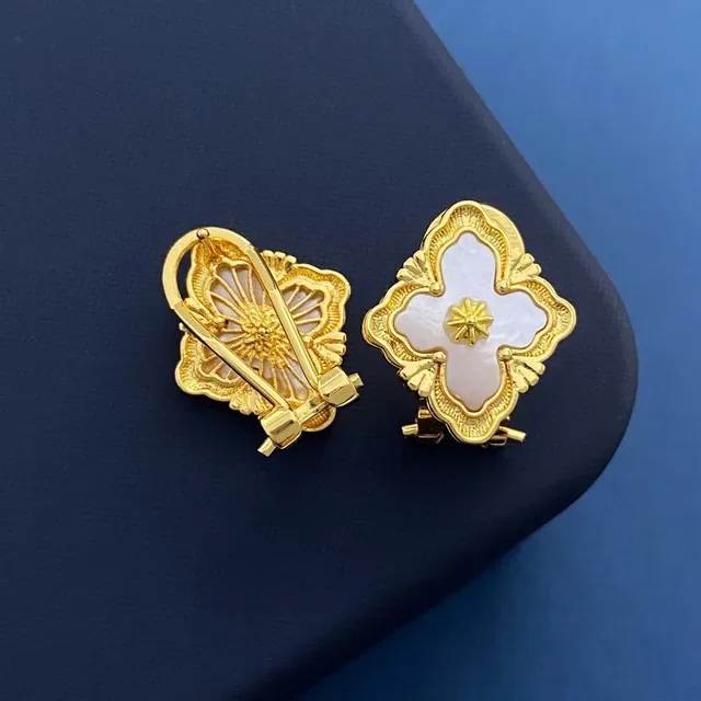 Gold-Tone Blue Enamel Quatrefoil Filigree Brooches 7