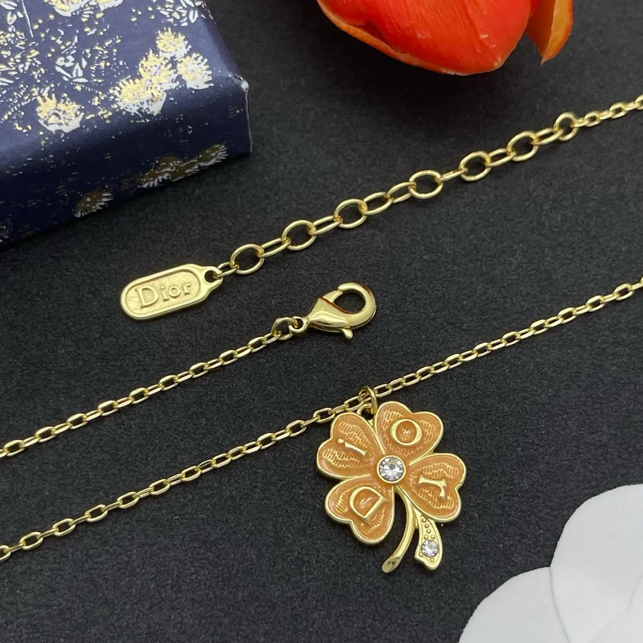 金色搪瓷四叶草吊坠项链 4