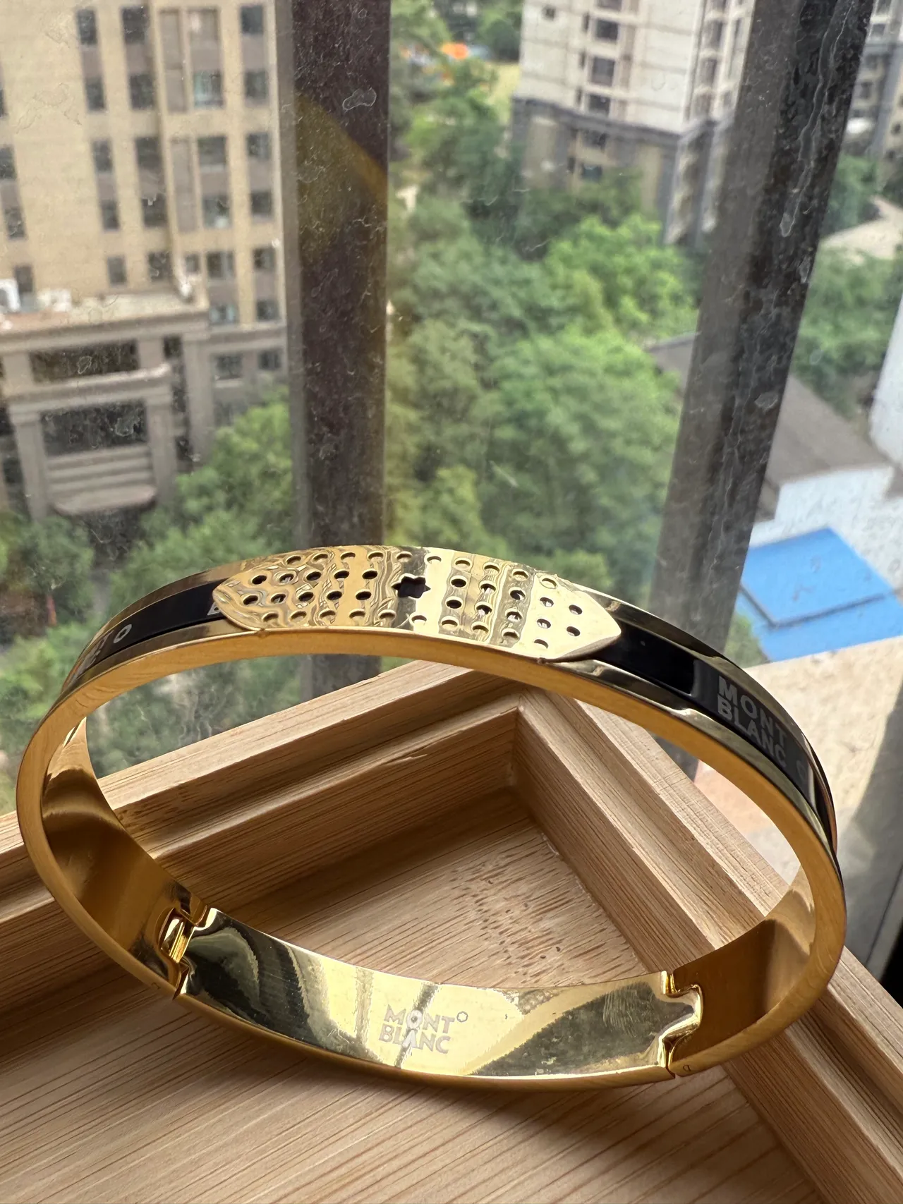 Gold-Tone Pavé Crystal Hinged Bangle Bracelet 18