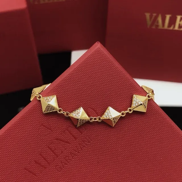 Gold-Tone Pavé Pyramid Charm Toggle Clasp Bracelet 4