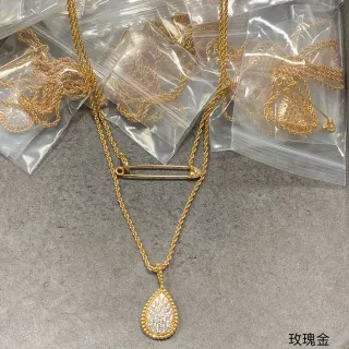 Collier chaîne corde dorée blanche pendentif larme pavé