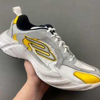 Zapatilla Lifestyle con Midsole Chunky Gris y Amarillo