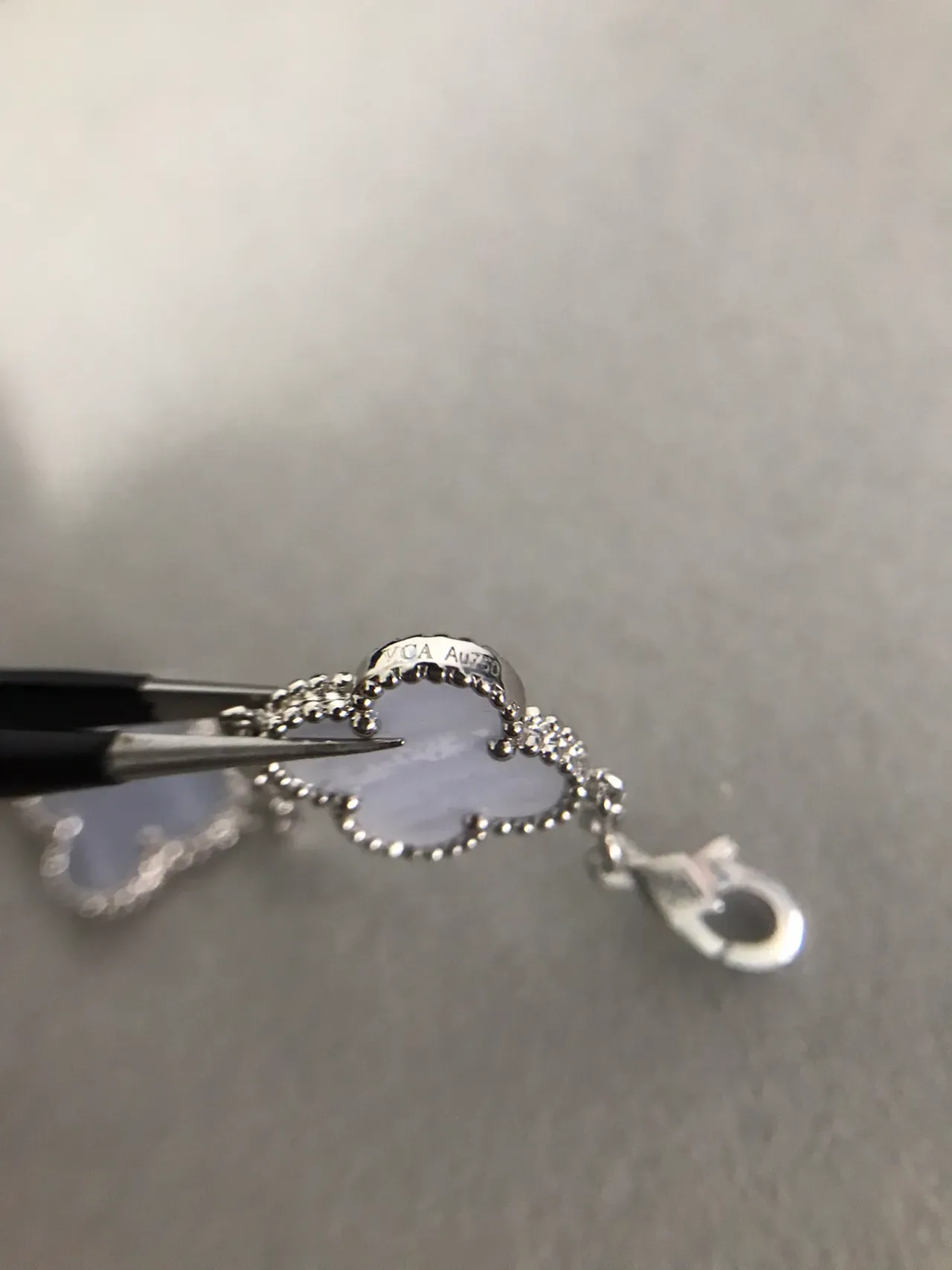 Gray Silver Clover-Shaped Links Beaded Bezel Setting Bracelet 5