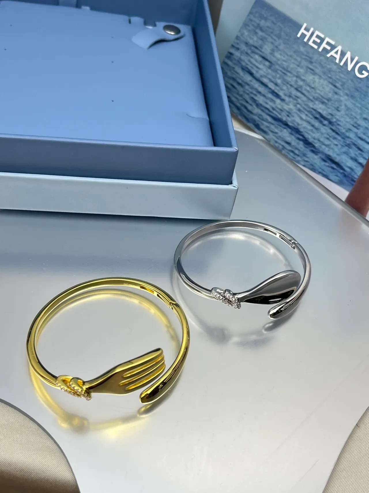 HEFANG Pulseira Aberta Motivo de Garfo Dourado Esmalte Cristal 4