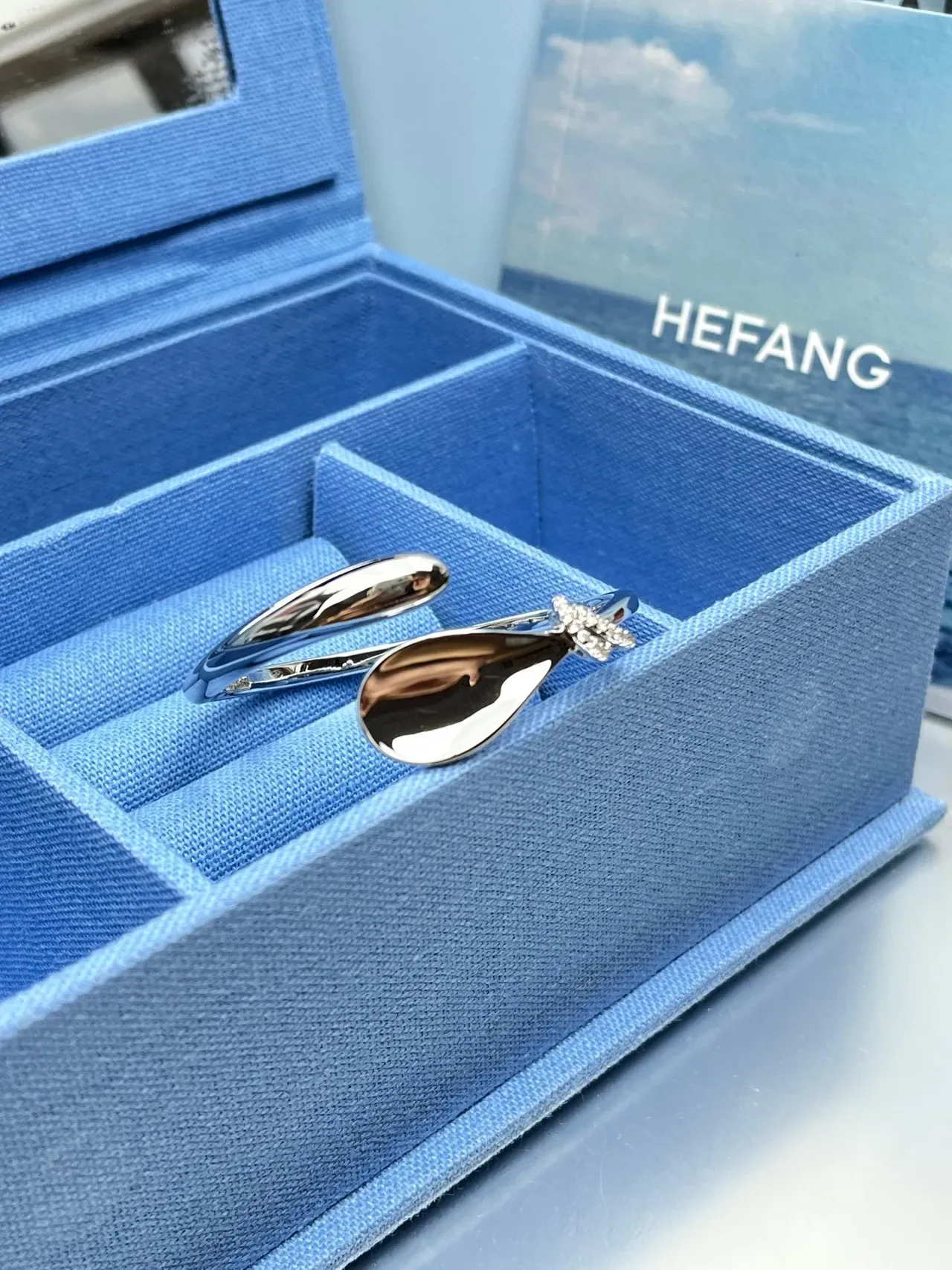 HEFANG Pulseira Aberta Motivo de Garfo Dourado Esmalte Cristal 6
