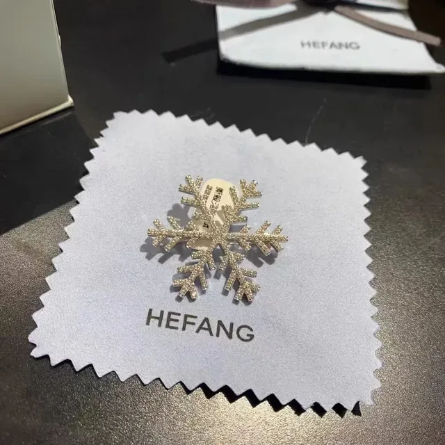 HEFANG स्नोफ्लेक पावे क्रिस्टल ब्रोच 8