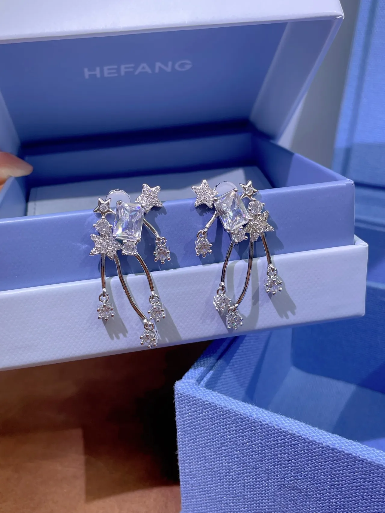 HEFANG Star and Crystal Dangling Earrings 5