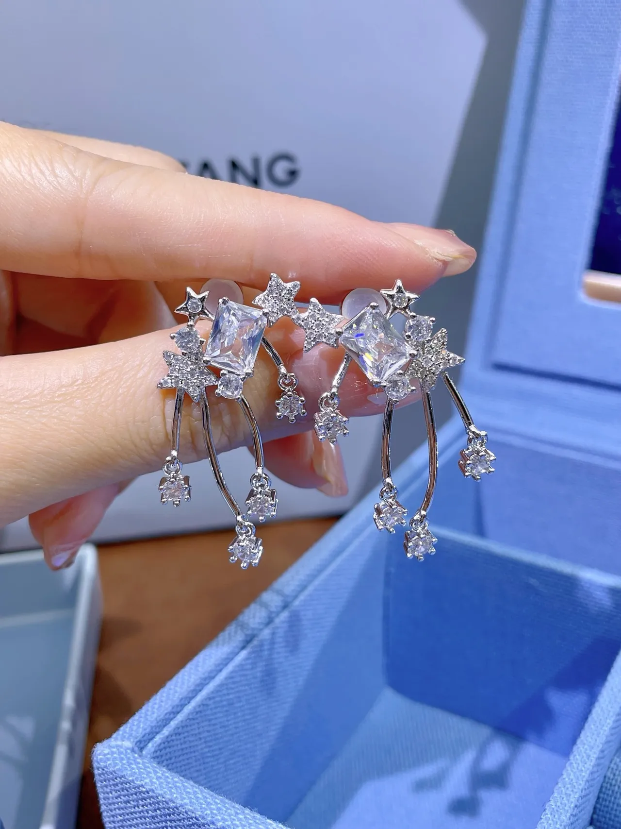 HEFANG Star and Crystal Dangling Earrings 6