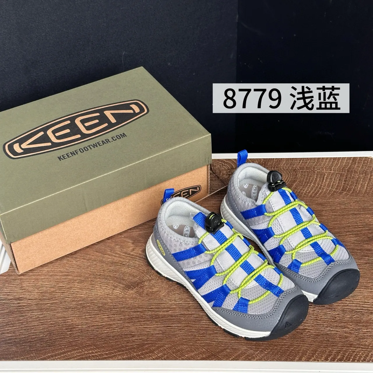 KEEN Sandálias casuais com upper de malha aberta, cores azul laranja e duas alças ajustáveis 3