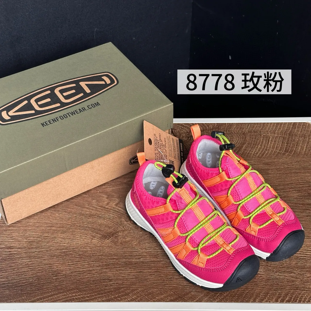 KEEN Sandálias casuais com upper de malha aberta, cores azul laranja e duas alças ajustáveis 11