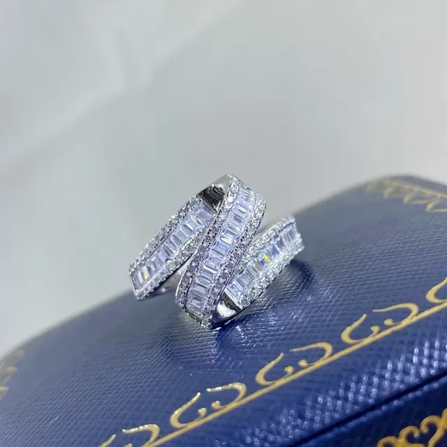 मल्टी-रो Baguette-Cut Pave Twisted Band अंगूठी 4