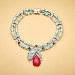 Collier pendentif serpent multi-corde turquoise et rouge pavé