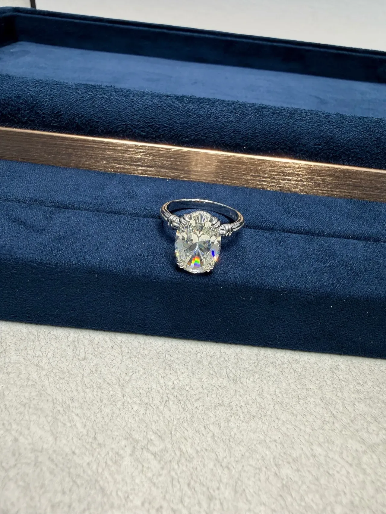 Navy Silver Oval-Cut Stone Six-Prong Solitaire Ring 4