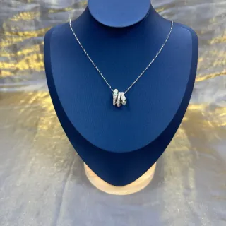Collier avec pendentif motif de serpent entrelacé Pave-Set