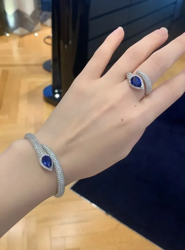 Pear-Shaped Blue Gemstone Pavé Halo Statement Ring 2