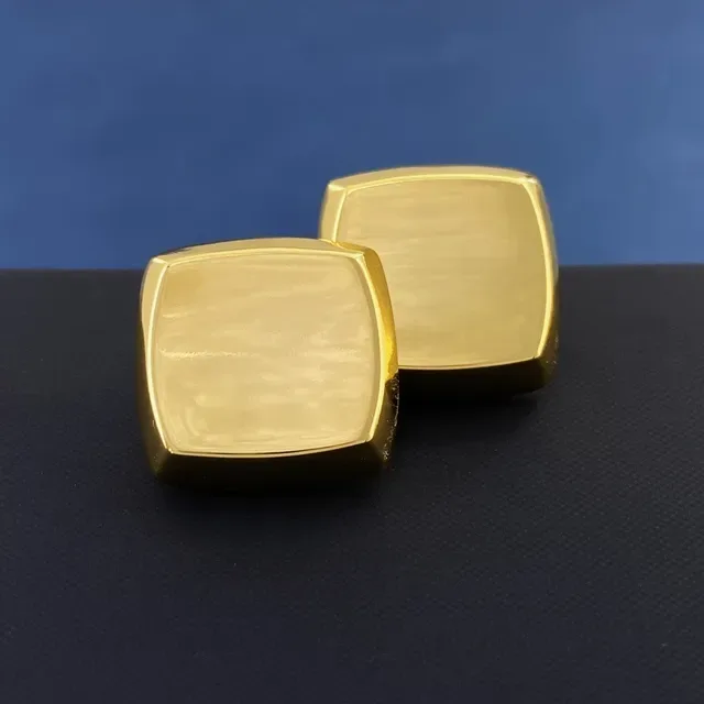 Joyería de Bloque Geométrico en Oro Pulido 4