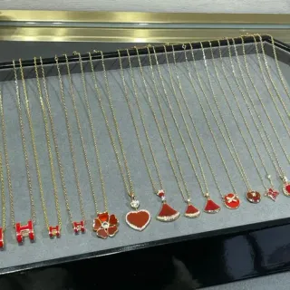 লাল সোনার চেইন এনামেল পেন্ডেন্টস নেকলেস