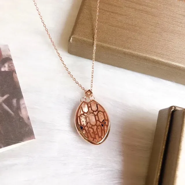 Collier pendentif or rose malaquite et cristal caparazon de tortue 4
