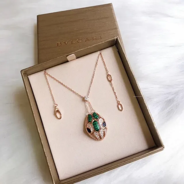 Collier pendentif or rose malaquite et cristal caparazon de tortue 6