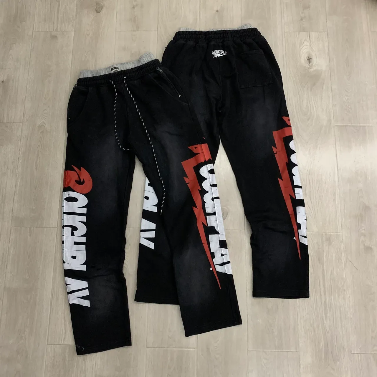 Pantalon Jogger à impression graphique ROUGH 8
