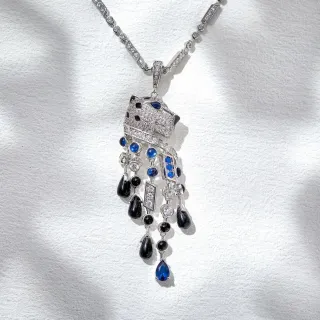 Collier pendentif tête de panthère bleue en argent pavé-set diamants