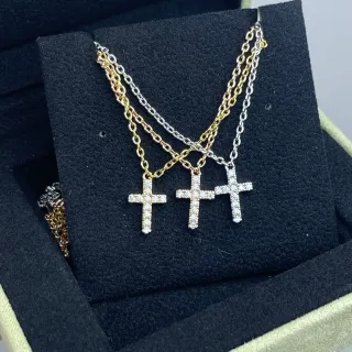 চাঁদি সোনা Pavé-Set ক্রস পেন্ডেন্ট মাল্টি-চেইন লেয়ার্ড ডিজাইন নেকলেস