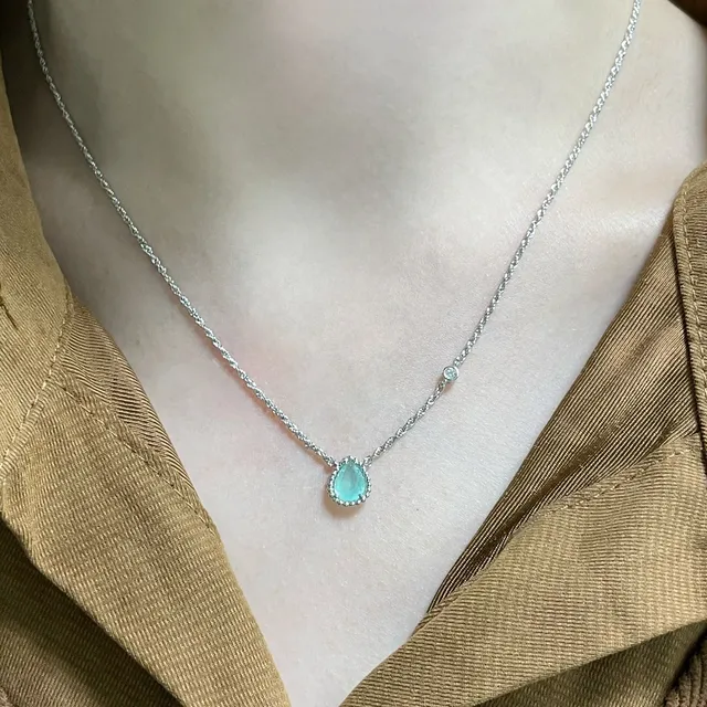 Silver-Tone Oval Green Cabochon Pendant Necklace 9